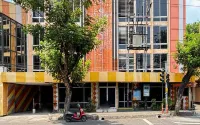 Hotel Pasar Besar RedPartner near Tugu Pahlawan