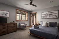 Hidden Cabin Retreat with Hot Tub in Lost City, WV