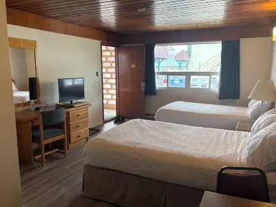 Casey's Inn Hotel a 