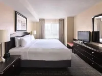 Les Suites Hotel Ottawa Hotels near Centretown
