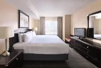 Les Suites Hotel Ottawa - Pools