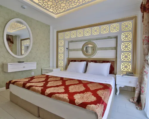 Hotel Queens Land Hotels near Rustem Pasa Mosque