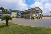 Super 8 by Wyndham Biloxi