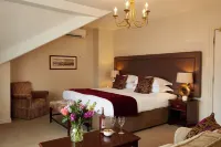Macdonald New Blossoms Hotel Hotels in 