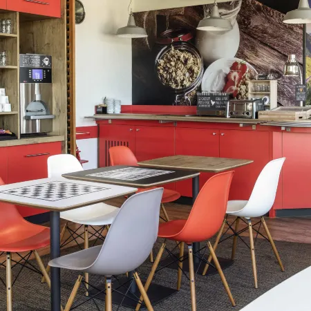 Ibis Issoire