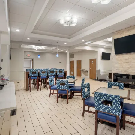 Comfort Inn & Suites Mundelein-Vernon Hills