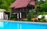 Bwalk Hotel Malang - Swimmingpools