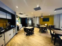Belvilla Newport City Centre Hotel - Lifestyle - breakfast