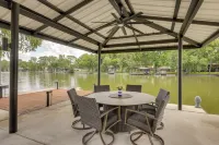 Spacious Lake Placid Retreat w/ Gorgeous Views! - Parkering