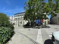 Large 3BR apartment in the center & sand beach 5BD - 3-Star