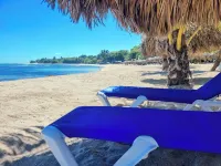 Costambar Beachfront Stay with Pool - 2-Sterne