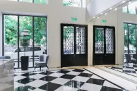 Superior One Boutique Hotel - Bãi đậu xe