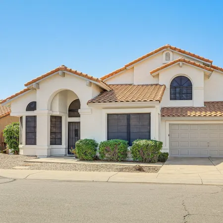 Recently Remodeled Avondale Retreat, Private Yard!