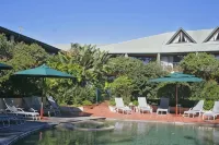 Beach Hotel Resort - Beach
