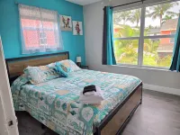 A Tropical Paradise, 2-bedroom townhouse with AC, WiFi, & pool in Ft. Myers - 3-Star