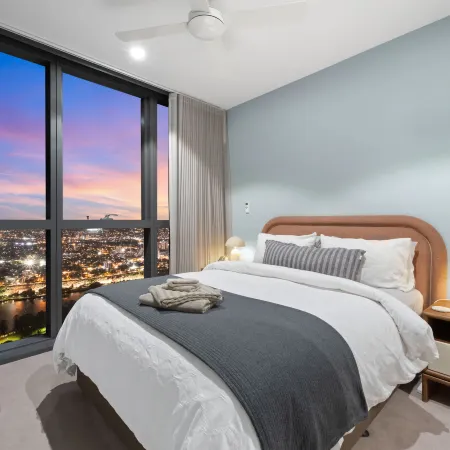 Diamonds are Forever! 1Bed/1Bath/ Parking/VIEWS
