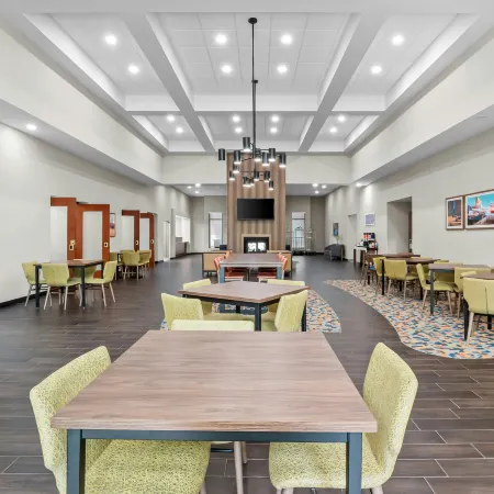 Hampton Inn & Suites East Lansing/Okemos