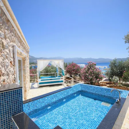 Blanca Beach Hotel