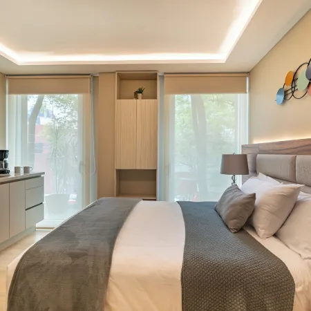 TO BE SUITES