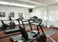 Piccadilly Inn Airport - Phòng tập thể hình