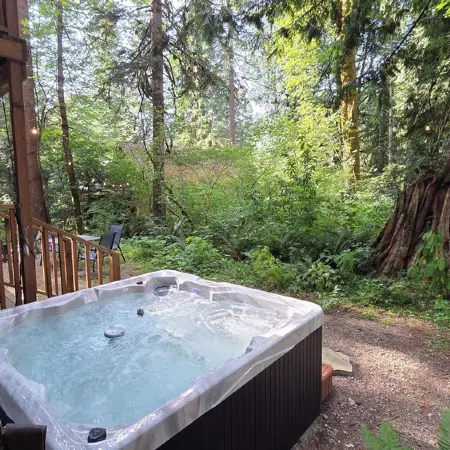 Luxury A-Frame w/ New Hot Tub! 15 Mins to Stevens Pass - Misty Mt. Haus