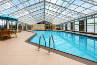 Clarion Hotel & Conference Centre - Pools