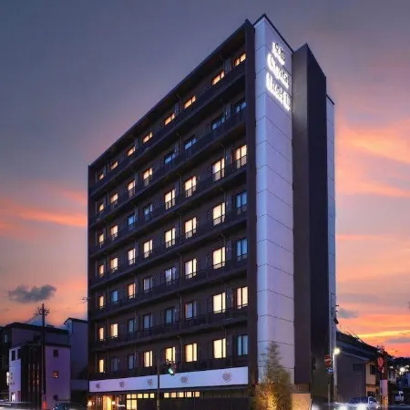 HOTEL JAPANESQUE KYOTO Sta. ZEQUU ANNEX Отели рядом с достопримечательностью «Река Камо»