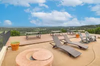 One-of-a-kind Guest Suite in Hill Country w/ Pool - Apartments