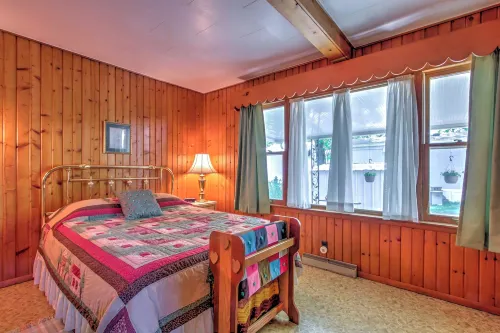 Walk to River! Its A Wonderful Life Cottage - 3-Star