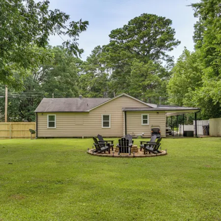 4 Mi to Dtwncarolyn's Cottage' in Decatur