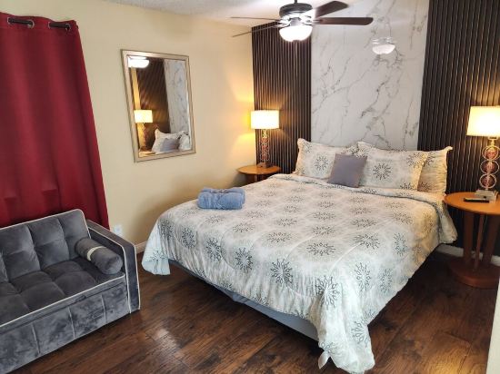 Family Largue House: Slide, Game Room & Jacuzzi