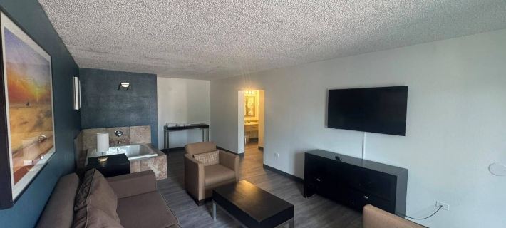 OYO Express Inn Suites Hotels in Hunt County