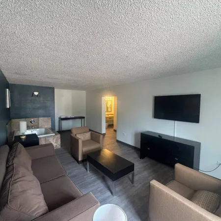 OYO Express Inn Suites