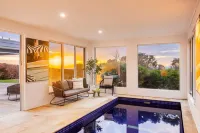 Mount Martha Manor Indoor Pool Ocean Views - 4-Star