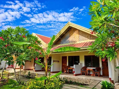 Quo Vadis Dive Resort - Beach