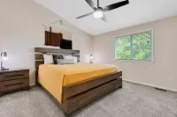 Spacious 4BR Meridian Home – Near Dining & Parks - 빌라