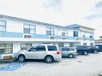 Happy Day Inn - parking