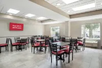 Red Roof Plus+ & Suites Vicksburg - Wifi