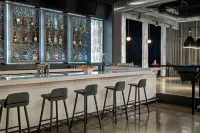 Aloft Shenandoah Woodlands Area - bar