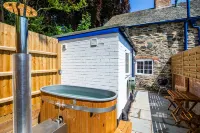 The Nook with Woodfired Hot Tub - 2 estrellas
