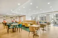 辛辛那提中城奧克利希爾頓惠庭套房飯店 - 3 星級