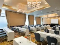 Embassy Suites by Hilton Los Angeles Glendale Hotels near Death Museum