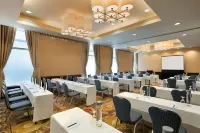 Embassy Suites by Hilton Los Angeles Glendale - 3-Star