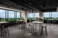 Renaissance Milwaukee West Hotel - Boutique