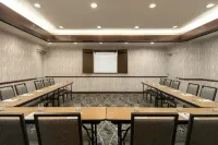 Homewood Suites by Hilton Erie - parking