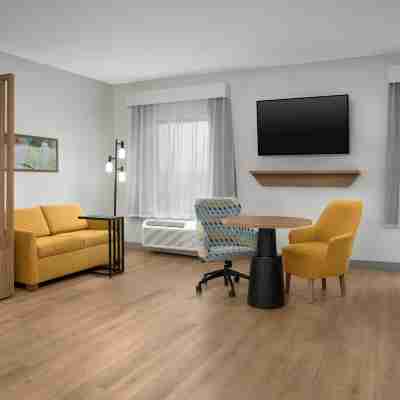 Hampton Inn & Suites Tupelo/Barnes Crossing Rooms