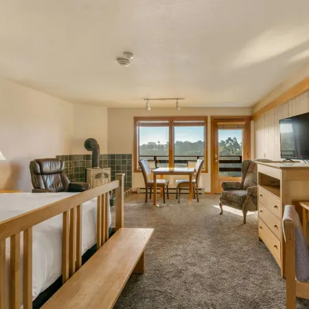 Harbor Lite Lodge
