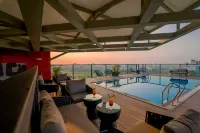 The Orchid Zirakpur, Chandigarh - С бассейном