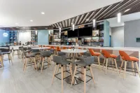 Holiday Inn & Suites CEDAR FALLS-WATERLOO EVENT CTR by IHG - bar