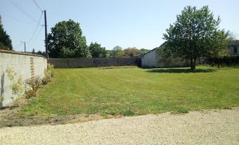 House with 2 Bedrooms in Champigny-Sur-Veude, with Enclosed Garden